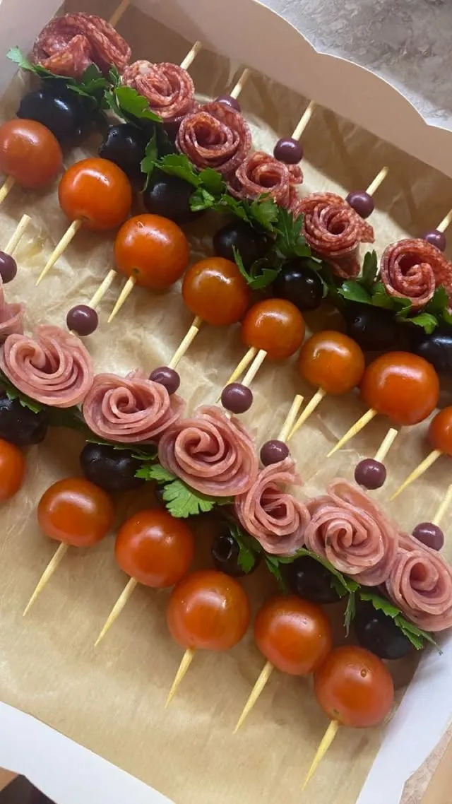 Канапе горизонтальные в ассортименте фото 3